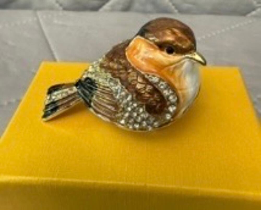 New goldfinch trinket box figurine was made by zine alloy and rhinestone